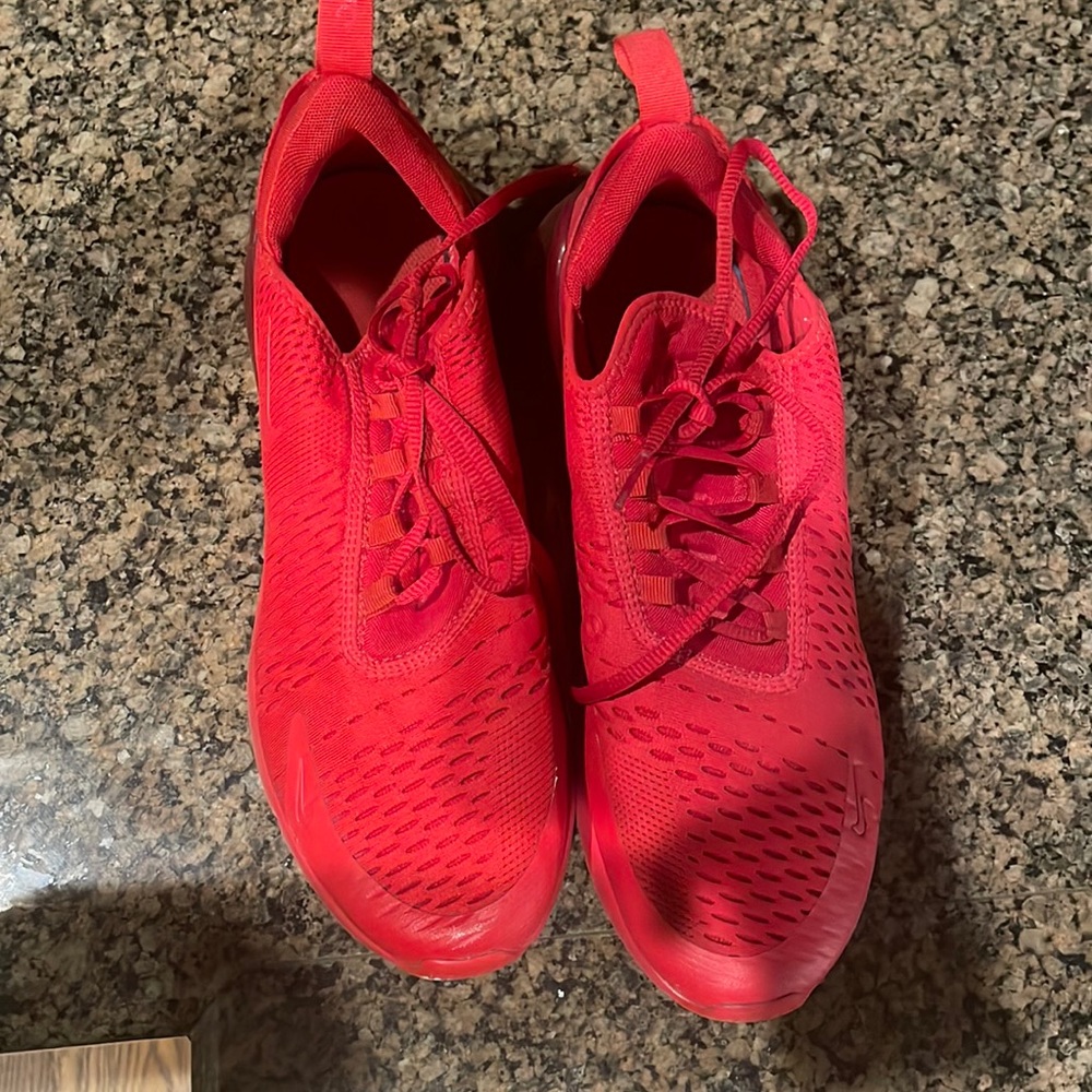 Men’s red Nike air max 70